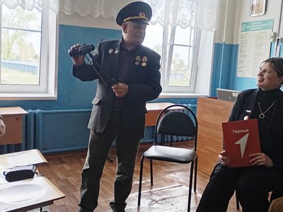 Школьники Нижней Вереи встретились с ветеранами военной службы
