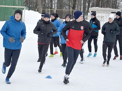 Игроки футбольного клуба «Металлург» начали готовиться к новому сезону (Выкса, 2021 г.)