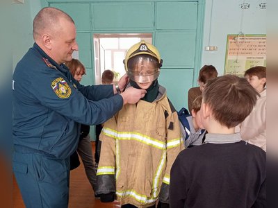 Пожарные научили детей 26 образовательных учреждений безопасности