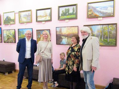 Семья Усас показала свои картины в выксунском музее