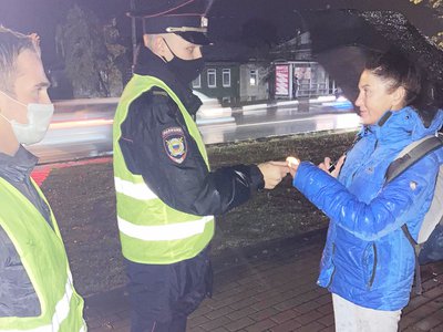 Выксунские полицейские раздали более 700 светоотражателей