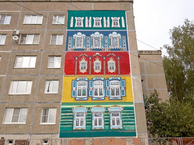 В микрорайоне Жуковского отреставрировали граффити «Окна»