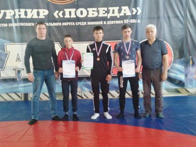 Три борца из Новодмитриевки отобрались на чемпионат ПФО