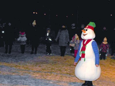 Первый день зимы Верхняя Верея встретила церемонией зажжения новогодних огней