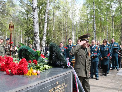 Митинг на Северном кладбище 9 мая 2025