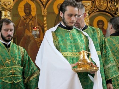 Божественная литургия в Свято-Успенском монастыре Cаровской пустыни