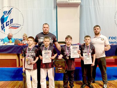 Воспитанники «Единоборца» завоевали девять медалей на межрегиональном турнире