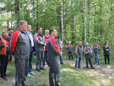 Руководители Объединённой металлургической компании приняли участие в посадке деревьев в выксунском парке