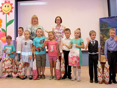 Ребятишки получили подарки в рамках благотворительной акции «Скоро в школу» (Выкса, 2018 г.)