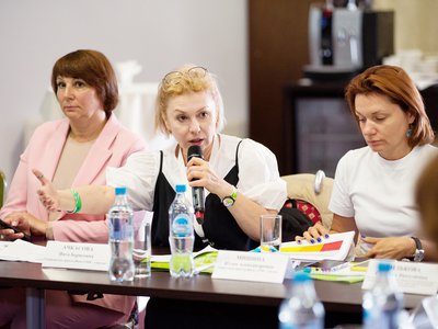 Фонд «ОМК-Участие» представил свой опыт по профилактике социального сиротства в Выксе