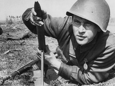 Во время войны ДЗМО выпускал сапёрные лопаты-миномёты