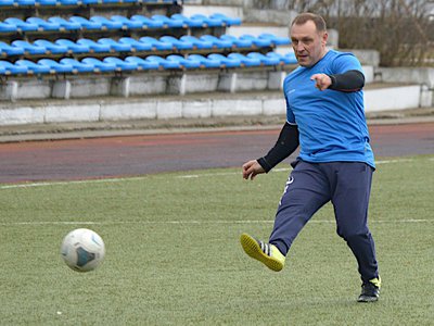 Ветераны футбола отметили матчем юбилей Владимира Давыдова