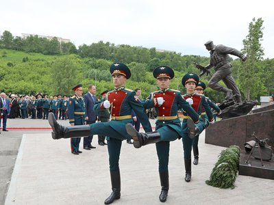 Глеб Никитин принял участие в открытии памятника «Слава героям Росгвардии»
