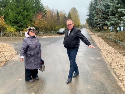 В Новодмитриевке завершается ремонт основной автодороги