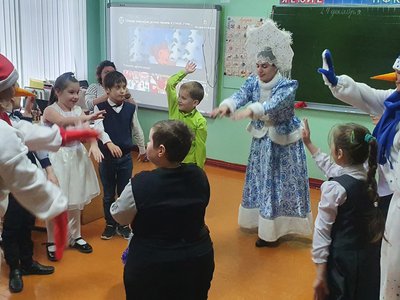 Детей коррекционной школы поздравили с наступающим Новым годом