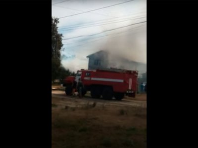В Выксе горит дом на улице Рабочей