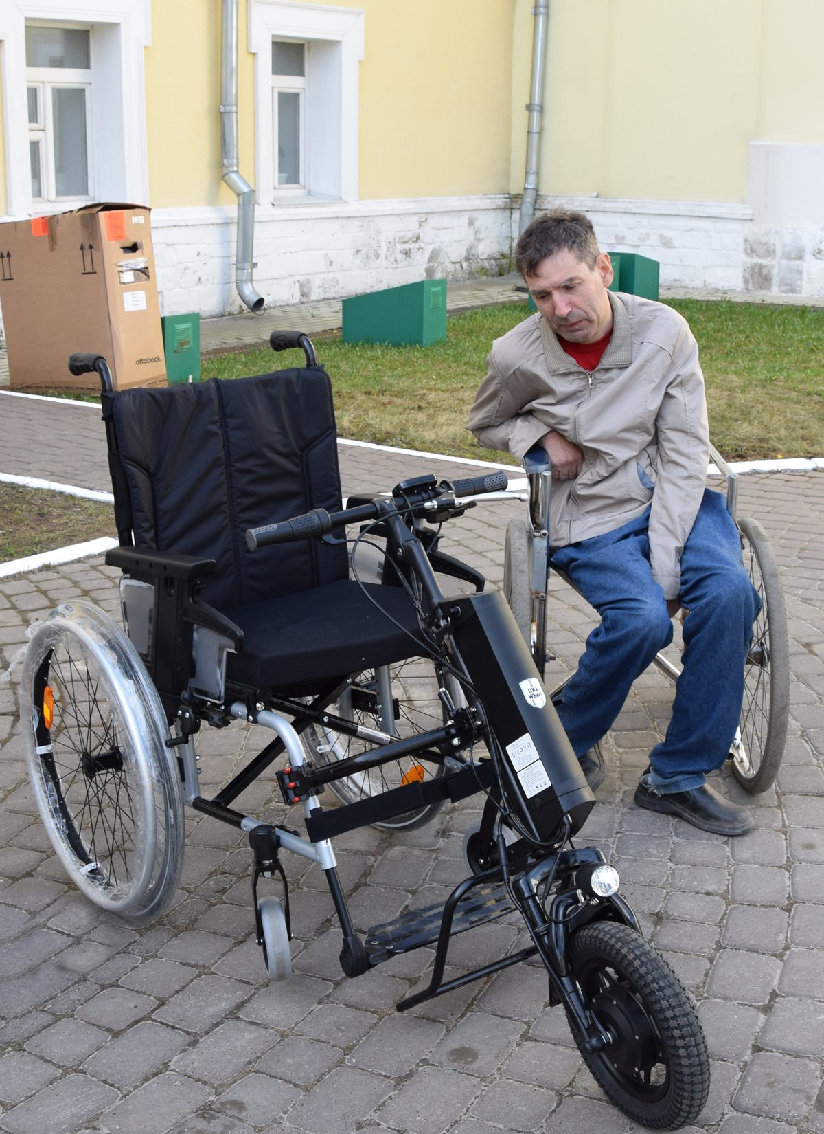 В музее истории АО «ВМЗ» теперь есть  инвалидные коляски с электроприставкой UNAwheel