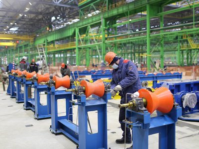 На новом производстве бесшовных труб в Выксе приступили к установке основного оборудования