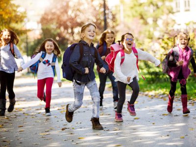 7 простых правил, которые защитят вашего ребёнка в школе