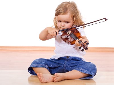 10 причин учить ребёнка музыке