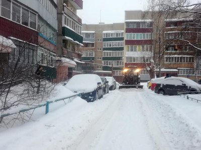 Расчистка выксунских дорог после снегопада 10 января (Выкса, 2022 г.)