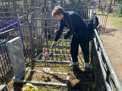 Волонтёры «Про Dobro» привели в порядок могилу ветерана
