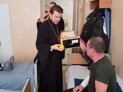 Представители Выксунской епархии навестили раненых в госпитале Мулино
