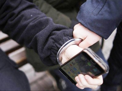 Навашинские полицейские раскрыли кражу мобильного телефона