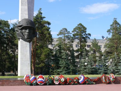 Площади Октябрьской революции – 40 лет
