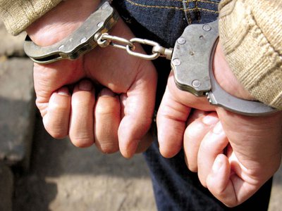 Подростка осудили за мошенничество на два года условно