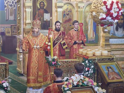 Епископ Варнава поздравил выксунцев с праздником Пасхи