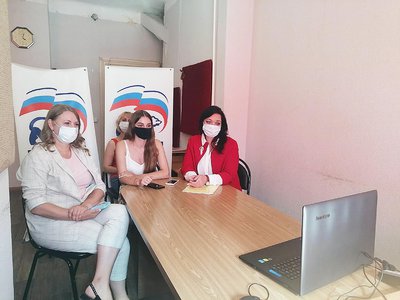 Выксунские волонтёры рассказали о работе в период самоизоляции Глебу Никитину и Андрею Турчаку
