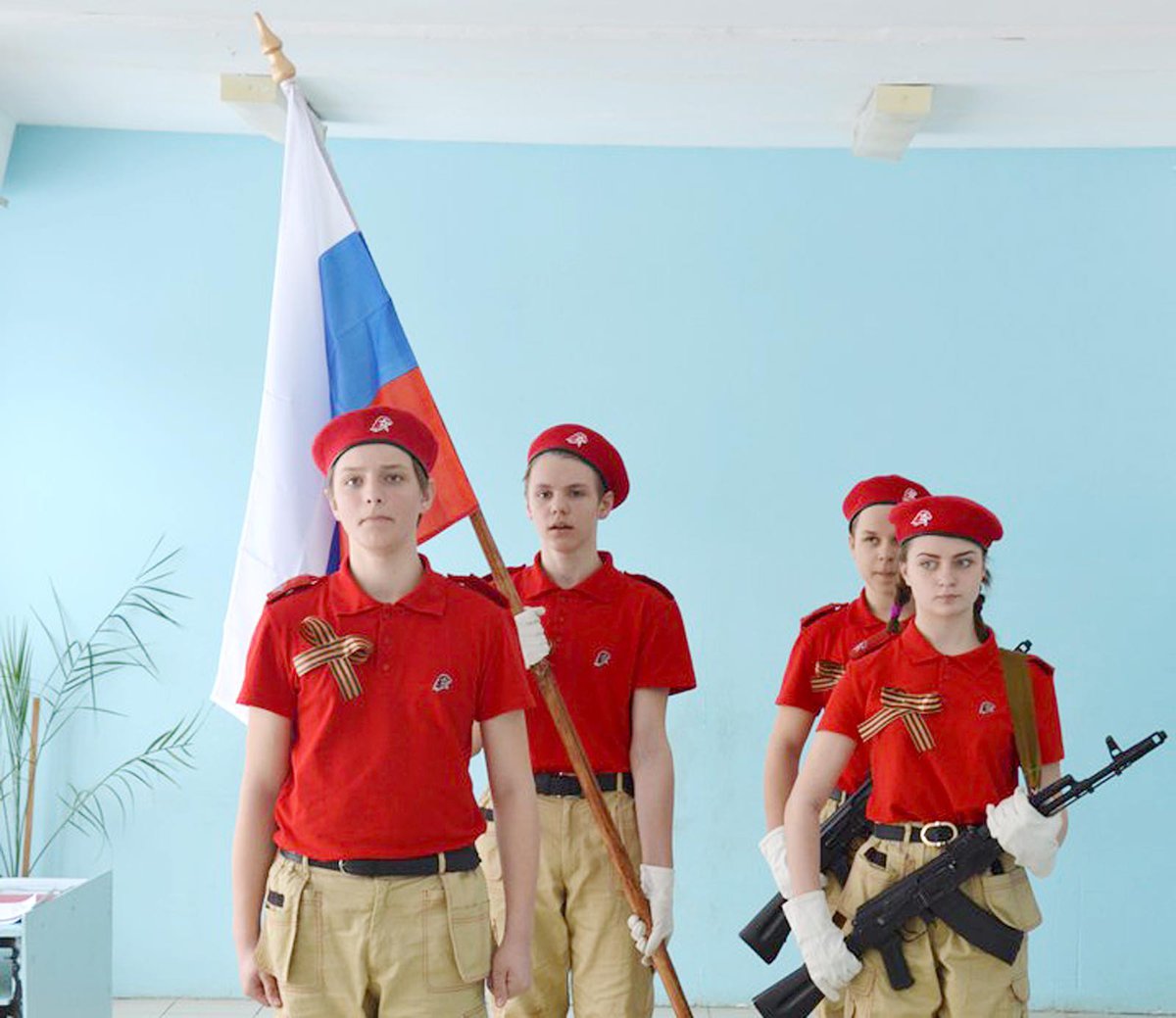 Детский центр «Костёр» курирует движение «Юнармия» в Выксе